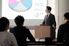 【総務さん必見】バタバタを未然に防ぐ！ プロジェクター台＆プリンターラックで「先回り準備」のススメ