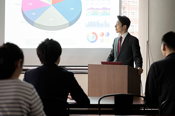 【総務さん必見】バタバタを未然に防ぐ！ プロジェクター台＆プリンターラックで「先回り準備」のススメ